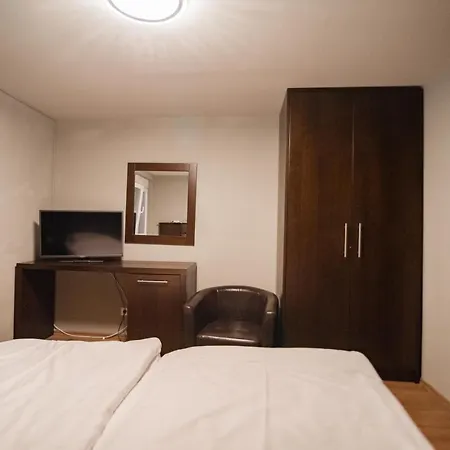 Main Appartments Frankfurt Airport ホームステイ ケルステルバッハ