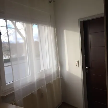 ホームステイ Main Appartments Frankfurt Airport *