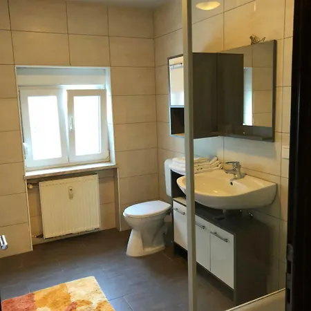Main Appartments Frankfurt Airport ホームステイ *
